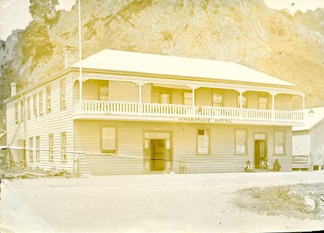 The Whakatāne Hotel, Whakatāne Museum Collection, 770
