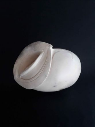 Burnished and smoke-fired uku (clay)